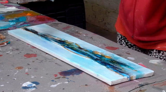 Lerne im geistreich Online-Kurs mit Angelika Biber Landschaft abstrakt auf extremem Format kennen