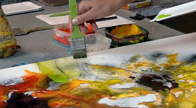 Lerne im geistreich Online-Kurs mit Eftichia Schlamadinger Sonnenblumen in Lasur-Technik kennen