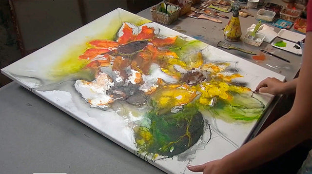 Lerne im geistreich Online-Kurs mit Eftichia Schlamadinger Sonnenblumen in Lasur-Technik kennen