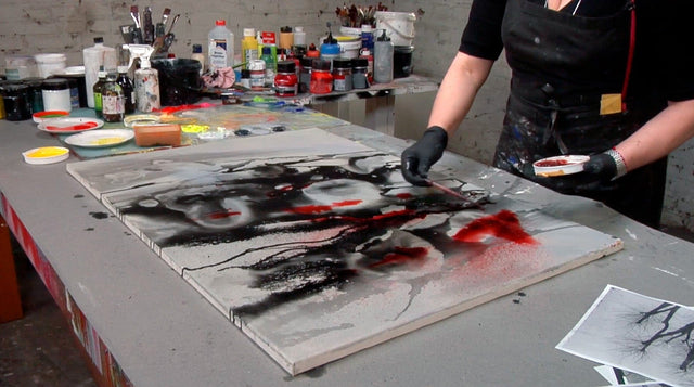 Lerne im geistreich Online-Kurs mit Era Freidzon Zauberwald in Tusche und Acryl kennen