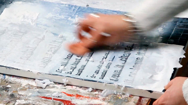 Lerne im geistreich Online-Kurs mit Isabelle Zacher-Finet Frottage-Technik. Texte übertragen... kennen