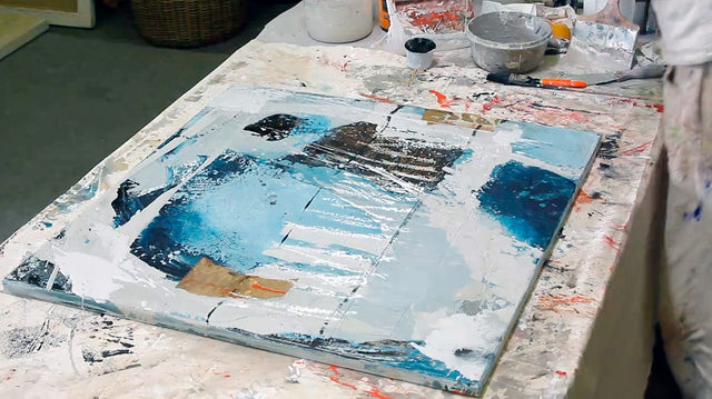 Lerne im geistreich Online-Kurs mit Robert Süess Baumaterial expressiv mit Sand-Gemisch kennen