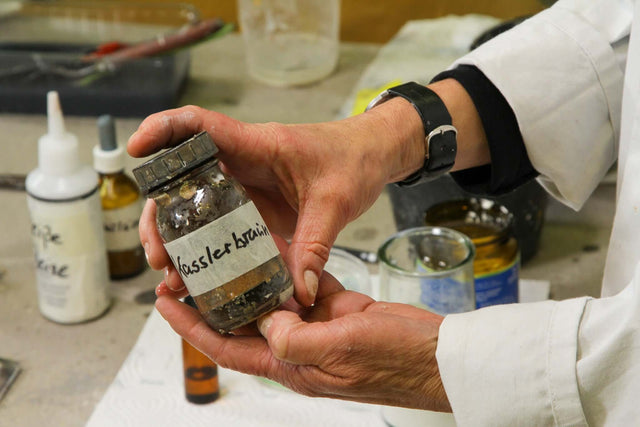 Lerne im geistreich Online-Kurs mit Ute Hoeg Structures in white - Voiceover (EN) kennen