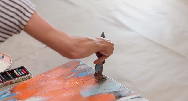 Lerne im geistreich Online-Kurs mit Angelika Biber Acryl- und Effektfarben auf schwarzem Grund kennen