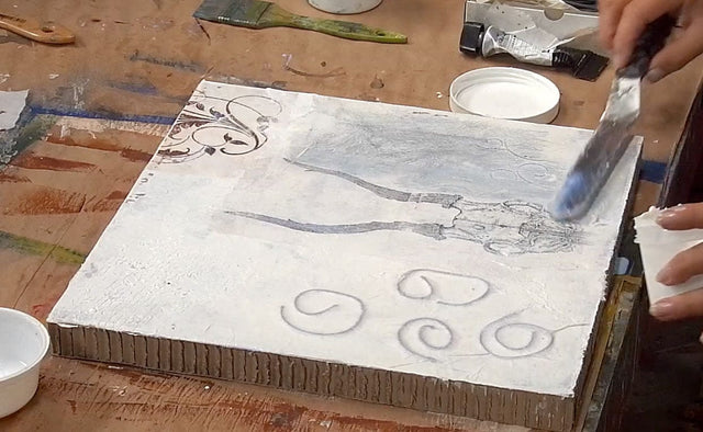 Lerne im geistreich Online-Kurs mit Anita Hörskens Collagekunst mit Lithografie-Elementen und Wachs kennen