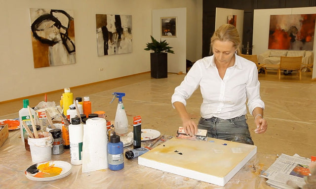 Lerne im geistreich Online-Kurs mit Annette Lehrmann Blaugrünes Bild mit Goldeffekt kennen