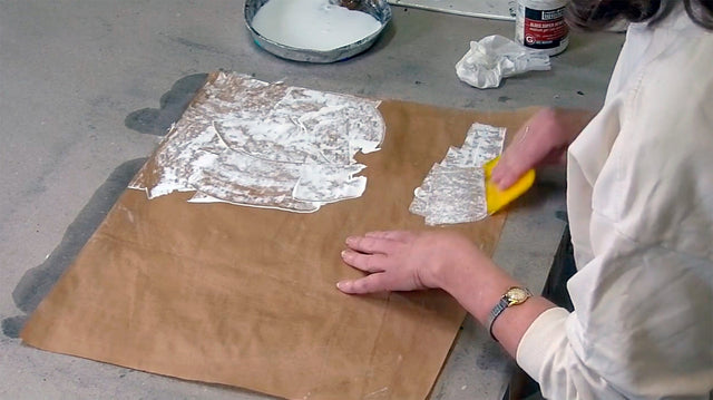 Lerne im geistreich Online-Kurs mit Brigitte Riechelmann Abstraktion auf Packpapier kennen