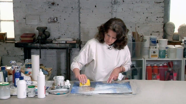 Lerne im geistreich Online-Kurs mit Brigitte Riechelmann Abstraktion auf Packpapier kennen