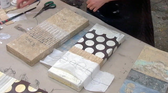 Lerne im geistreich Online-Kurs mit Cordula Kagemann Collage mit Material, Textur und Relief kennen