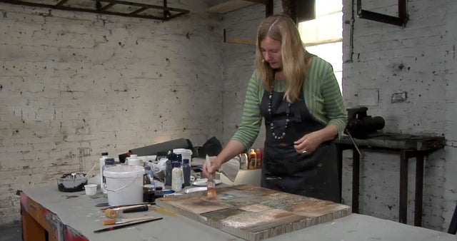 Lerne im geistreich Online-Kurs mit Cordula Kagemann Reliefartige Collage mit textiler Anmutung kennen