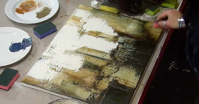 Lerne im geistreich Online-Kurs mit Friederike Meintke Dunkle Stadt in Schichten kennen