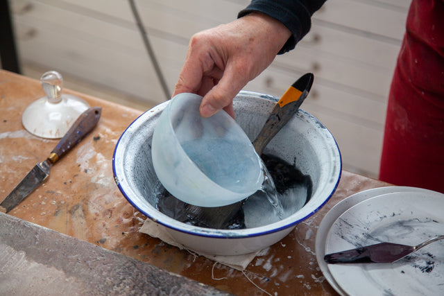 Lerne im geistreich Online-Kurs mit Gabriele Musebrink Flächen im farbreduzierten Raum kennen