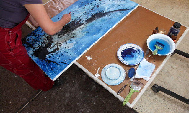 Lerne im geistreich Online-Kurs mit Gabriele Musebrink Transluzenz durch Wachs auf Leinwand kennen