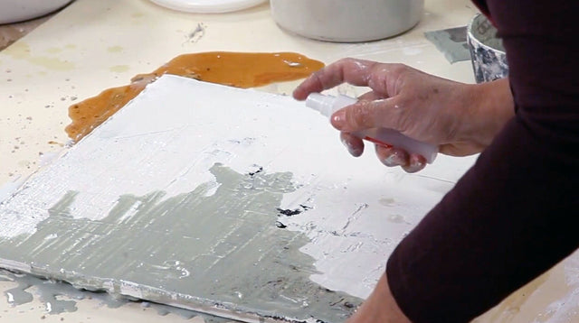 Lerne im geistreich Online-Kurs mit Gabriele Musebrink Transparenzen auf Holz kennen