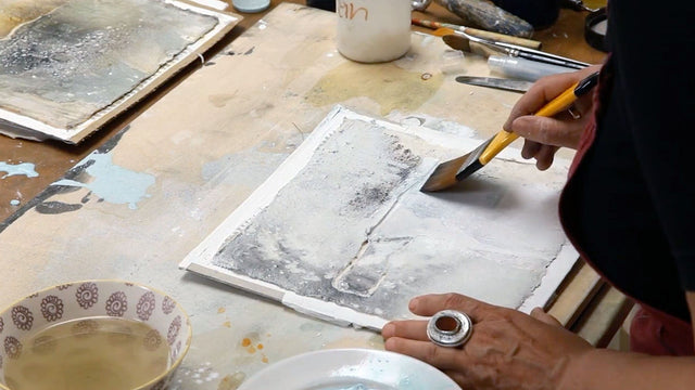 Lerne im geistreich Online-Kurs mit Gabriele Musebrink Transparenzen auf Seidelbast kennen