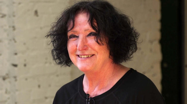 Lerne im geistreich Online-Kurs mit Helga Budde-Engelke Die Farbe Weiß mit einem Hauch von Rost kennen