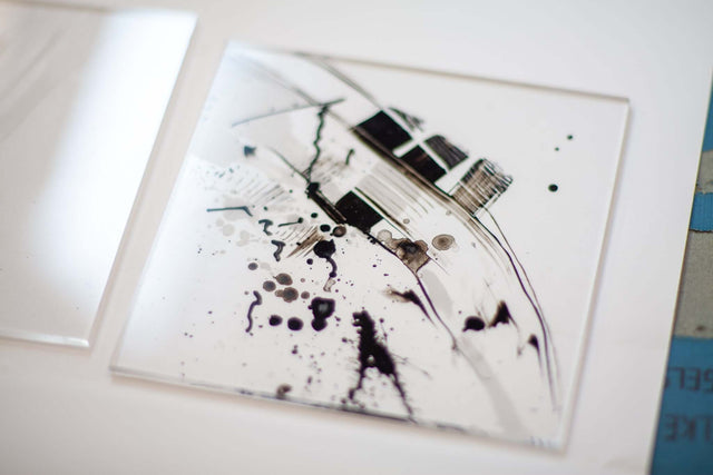 Lerne im geistreich Online-Kurs mit Helga Budde-Engelke Seminar - Hinterglasmalerei in Acryltechnik kennen