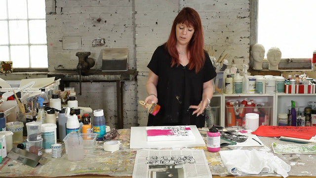 Lerne im geistreich Online-Kurs mit Isabelle Zacher-Finet Siebdruck Grundkurs bei Tageslicht kennen