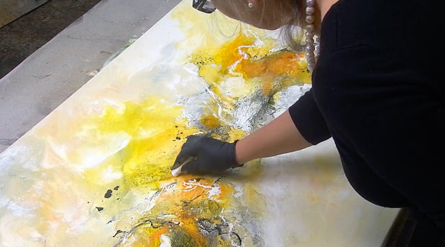 Lerne im geistreich Online-Kurs mit Isolde Folger Gelb-Orange ganz zart kennen