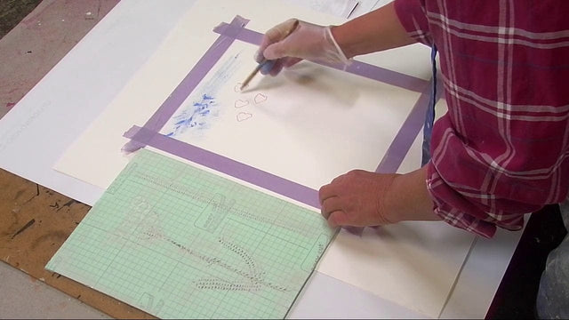 Lerne im geistreich Online-Kurs mit Karin Christoph Poetische Serie in Druck- und Mischtechnik kennen