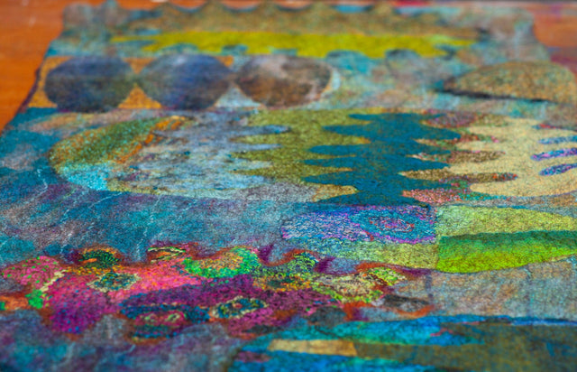 Lerne im geistreich Online-Kurs mit Ricarda Aßmann Wandobjekt aus Filz in Collage-Technik kennen