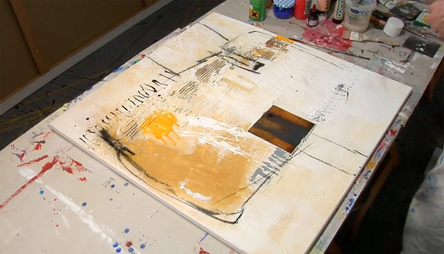 Lerne im geistreich Online-Kurs mit Robert Süess Eisenplatte, Stoffe, Pappe als Collage-Elemente kennen