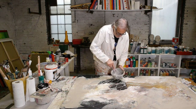 Lerne im geistreich Online-Kurs mit Robert Süess Erdfarben - Collage und Acrylmisch-Technik kennen