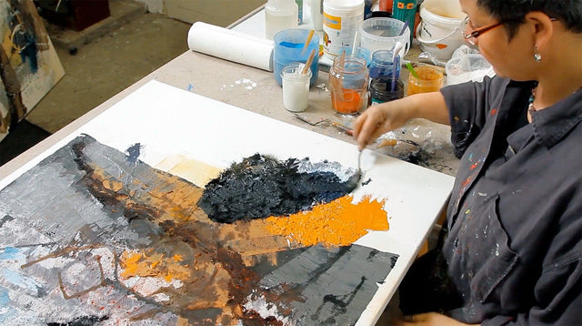 Lerne im geistreich Online-Kurs mit Andrea Rathert-Schützdeller Struktur-Technik auf Papier kennen