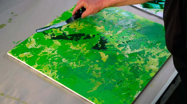 Lerne im geistreich Online-Kurs mit Helga Budde-Engelke Grün - Dunkelklare Farben und pastoser Farbauftrag kennen