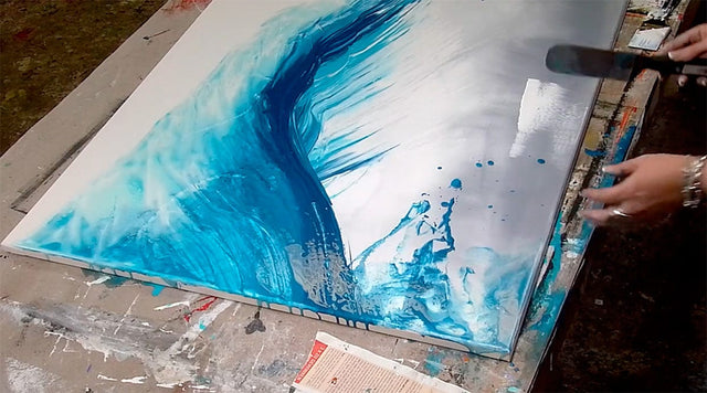 Lerne im geistreich Online-Kurs mit Isabelle Zacher-Finet Kraftvoll Blau - Experimentelle Malerei kennen