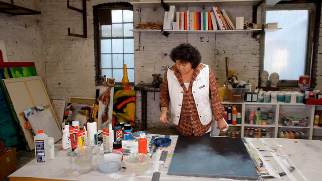 Lerne im geistreich Online-Kurs mit Sonja Schmid Abstrakt in Rot... kennen