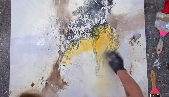 Lerne im geistreich Online-Kurs mit Angelika Biber Abstrakt - Struktur und Bitumen (Schüttung) kennen