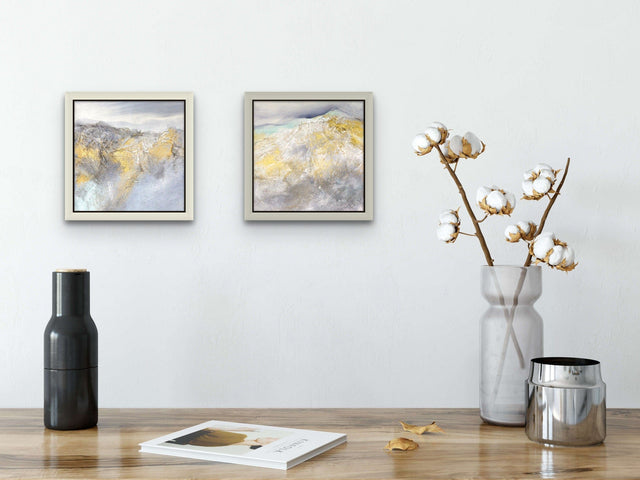 Lerne im geistreich Online-Kurs mit Angelika Biber Reliefartige Berglandschaft mit Goldschimmer kennen