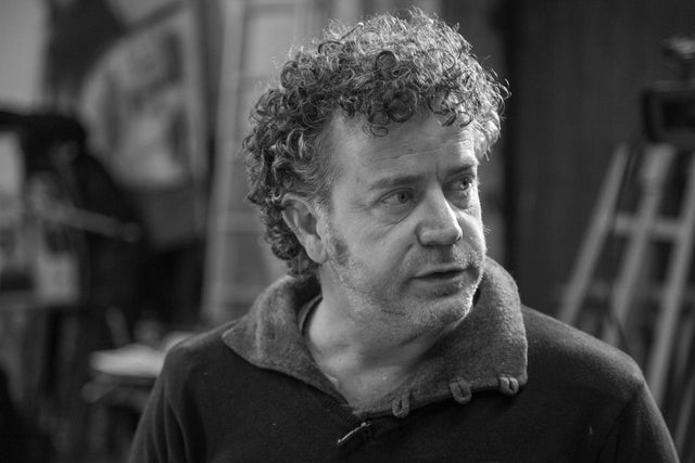 Lerne im geistreich Online-Kurs mit Antonio Zecca Tagesbilder - mit Ölkreide, Graphit, Schellack und Blumendraht kennen