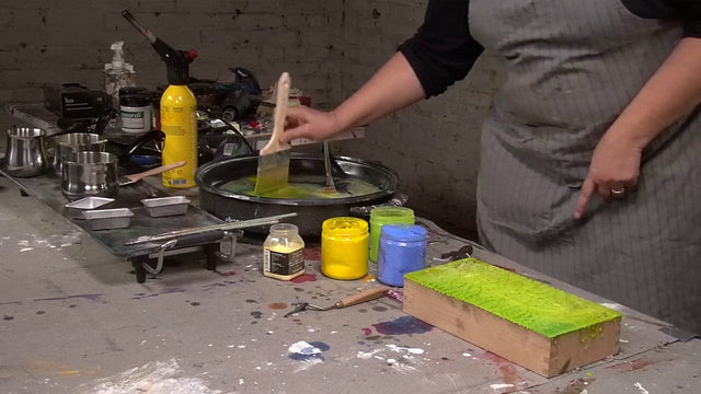 Lerne im geistreich Online-Kurs mit Birgit Hüttemann-Holz Enkaustik "Basics + Techniken" Einführungskurs kennen