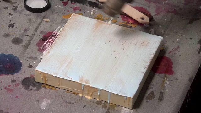 Lerne im geistreich Online-Kurs mit Birgit Hüttemann-Holz Enkaustik "Basics + Techniken" Einführungskurs kennen