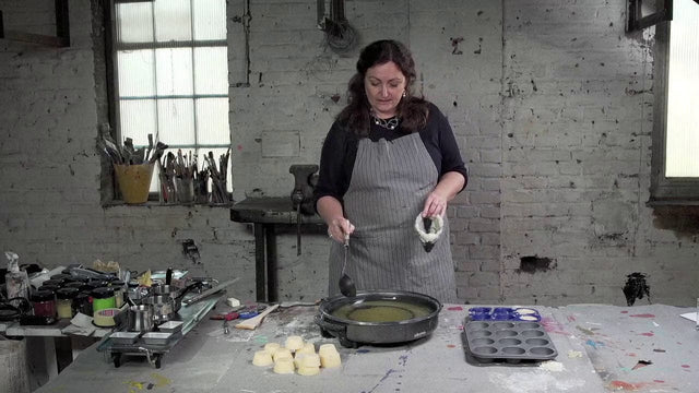 Lerne im geistreich Online-Kurs mit Birgit Hüttemann-Holz Enkaustik "Basics + Techniken" Einführungskurs kennen