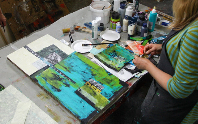 Lerne im geistreich Online-Kurs mit Cordula Kagemann Collage - Monotypie grün-blau kennen