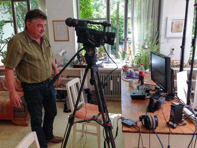 Lerne im geistreich Online-Kurs mit Gabriele Musebrink Baumaterial auf Leinwand. Reduktion. kennen