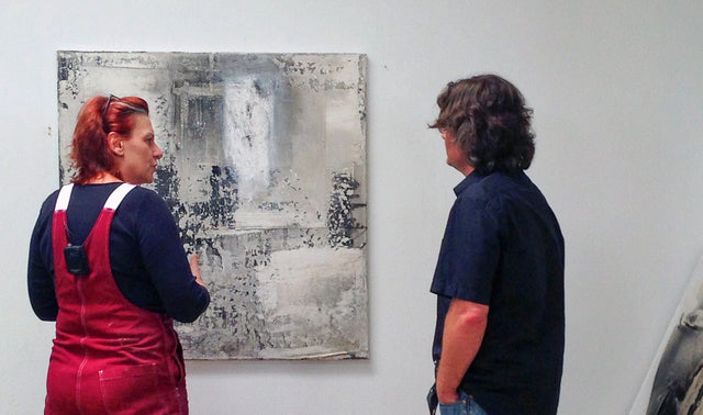 Lerne im geistreich Online-Kurs mit Gabriele Musebrink Baumaterial auf Leinwand. Reduktion. kennen