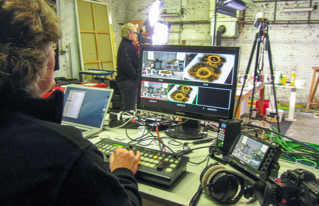 Lerne im geistreich Online-Kurs mit Günther Reil Adhäsions-Technik - Grundlagen und Malprozess kennen