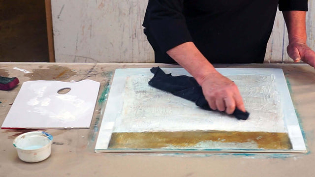 Lerne im geistreich Online-Kurs mit Helga Budde-Engelke Die Farbe Weiß mit einem Hauch von Rost kennen