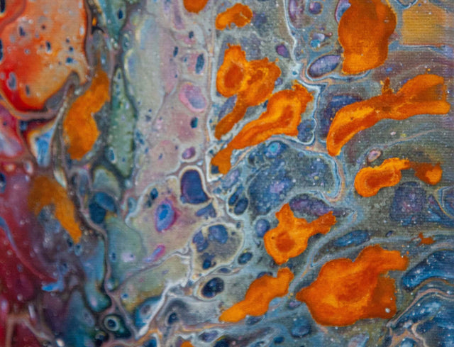 Lerne im geistreich Online-Kurs mit Helga Budde-Engelke Rost, Spachtelmasse, Rakel und Pouring kennen