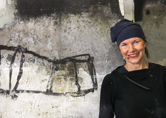 Lerne im geistreich Online-Kurs mit Ines Hildur 5 paintings in dust technique - Voiceover (EN) kennen