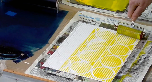 Lerne im geistreich Online-Kurs mit Iris Flexer Schablonen-Druck mit oder ohne Presse kennen