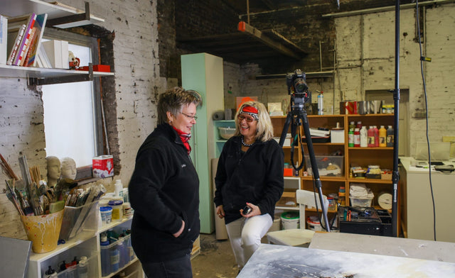 Lerne im geistreich Online-Kurs mit Isolde Folger Großes Format - Material in Bewegung kennen