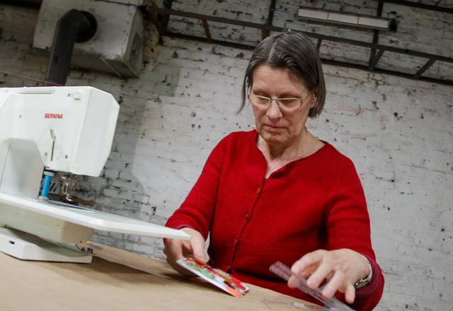 Lerne im geistreich Online-Kurs mit Rita Zepf Textilkunst und Typographie kennen