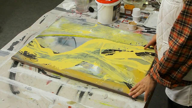 Lerne im geistreich Online-Kurs mit Sonja Schmid Dynamik in Gelb kennen