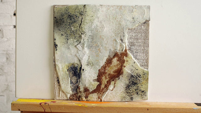 Lerne im geistreich Online-Kurs mit Sonja Schmid Materialbild(er) mit Dachpappe und Lack kennen