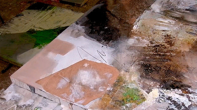 Lerne im geistreich Online-Kurs mit Tom Kree Acryl, Beizen und Bitumen kennen